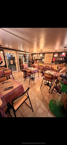 PIZZERIA au feu de bois/RESTAURANT au coeur du centre ville de RIEZ LA ROMAINE, au PAYS du VERDON