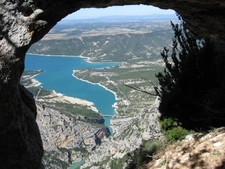 HOTEL RESTAURANT  à VENDRE à  MOUSTIERS SAINTE MARIE (04) HAUTE-PROVENCE - PARC DU VERDON
