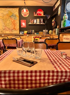 PIZZERIA au feu de bois/RESTAURANT au coeur du centre ville de RIEZ LA ROMAINE, au PAYS du VERDON
