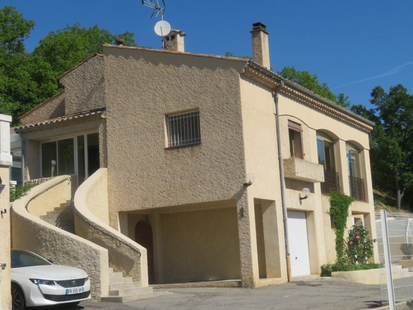 Maison bourgeoise avec piscine, vue dégagée et grand terrain CHAMPTERCIER (04)