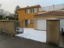 Belle MAISON sur 2 niveaux de 95 m3 à vendre centre ville de DIGNE LES BAINS (04)