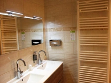 HOTEL RESTAURANT  à VENDRE à  MOUSTIERS SAINTE MARIE (04) HAUTE-PROVENCE - PARC DU VERDON