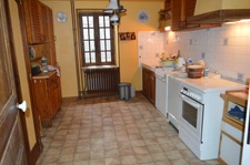 propriété avec deux maisons et vastes parcelles de terrain