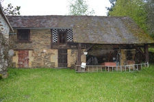 propriété avec deux maisons et vastes parcelles de terrain