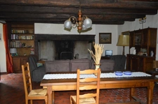 propriété avec deux maisons et vastes parcelles de terrain