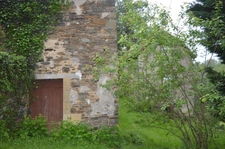 propriété avec deux maisons et vastes parcelles de terrain