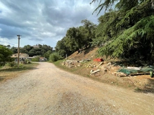 PEGOMAS, Terrain de 9 720,00 m² avec lots d'habitation et lots commerciaux loués