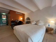 CANNES, Artist's studio reinterpreted as a Loft, 74m2