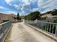 PEGOMAS, Terrain de 9 720,00 m² avec lots d'habitation et lots commerciaux loués