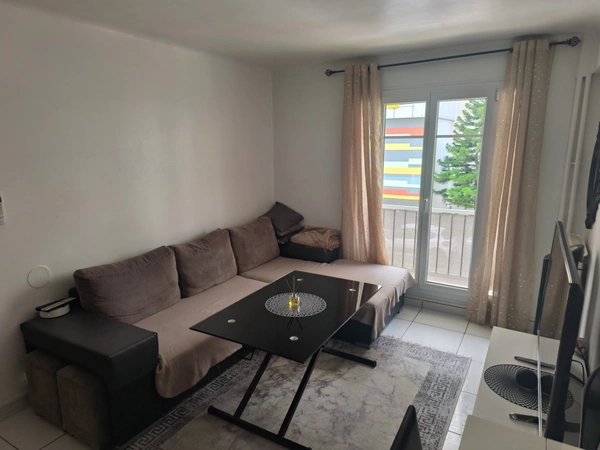 Appartement familial de 53 m² rénové, calme et proche des écoles - Nice - 185 000 €