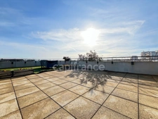Dernier étage - Magnifique T4 lumineux avec toit-terrasse à LONGVIC !