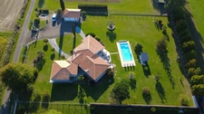 MAISON CONTEMPORAINE HAUT DE GAMME 203M2 AVEC PISCINE CHAUFFÉE ET DOUBLE GARAGE