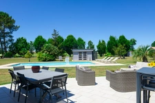 MAISON CONTEMPORAINE HAUT DE GAMME 203M2 AVEC PISCINE CHAUFFÉE ET DOUBLE GARAGE