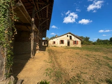 Maison à rénover avec dépendances et 16 870m2 de terrain Proche de AIRE SUR L'ADOUR (40)