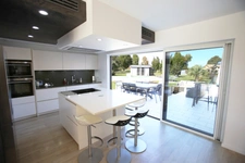 MAISON CONTEMPORAINE HAUT DE GAMME 203M2 AVEC PISCINE CHAUFFÉE ET DOUBLE GARAGE
