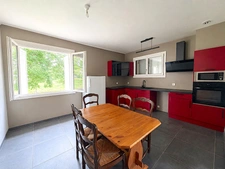 MAISON CONTEMPORAINE DE PLAIN-PIED AVEC DEPENDANCES SUR PLUS DE 1 HECTARE AVEC VUE PYRENEES 