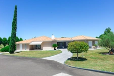 MAISON CONTEMPORAINE HAUT DE GAMME 203M2 AVEC PISCINE CHAUFFÉE ET DOUBLE GARAGE