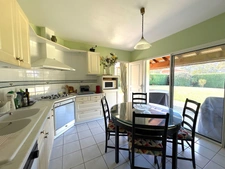 MAISON CONTEMPORAINE 6 PIECES 156m2 AVEC DOUBLE GARAGE, QUARTIER RECHERCHE.