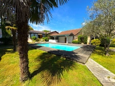 MAISON À VENDRE COEUR DE VILLE 130M2 AVEC PISCINE ET DÉPENDANCE