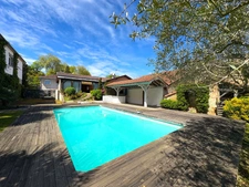 MAISON À VENDRE COEUR DE VILLE 130M2 AVEC PISCINE ET DÉPENDANCE