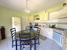 MAISON CONTEMPORAINE 6 PIECES 156m2 AVEC DOUBLE GARAGE, QUARTIER RECHERCHE.
