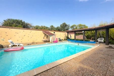 Maison 5 pièces 257m2 avec piscine et garages à AIRE SUR L'ADOUR