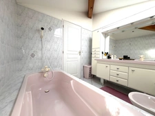 MAISON CONTEMPORAINE 6 PIECES 156m2 AVEC DOUBLE GARAGE, QUARTIER RECHERCHE.