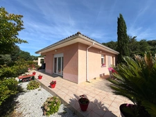MAISON CONTEMPORAINE 4 PIECES AVEC SPA ET DEPENDANCES