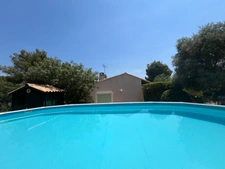 Ceyreste charmante maison de plain pied de 130 M2, 3 chambres, garage, piscine sur un terrain de 1 600 M2
