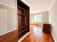 Loft contemporain au Mans – Pièce de vie 80 m² – 3 chambres – Terrasse – Garage
