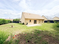 CONNERRÉ – Pavillon de plain-pied 3 chambres avec garage et jardin clos