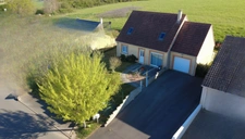 Maison 110 m² – 4 chambres – Aucun travaux – Poêle granulés – Garage – Coulans sur Gée