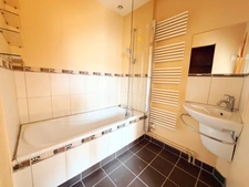 Loft contemporain au Mans – Pièce de vie 80 m² – 3 chambres – Terrasse – Garage