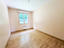 CONNERRÉ – Pavillon de plain-pied 3 chambres avec garage et jardin clos