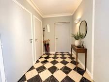 Loft contemporain au Mans – Pièce de vie 80 m² – 3 chambres – Terrasse – Garage