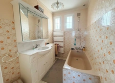 Maison avec grand terrain + 240 m² de dépendances — Idéal artisan / bricoleur — La Suze-sur-Sarthe