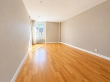 Loft contemporain au Mans – Pièce de vie 80 m² – 3 chambres – Terrasse – Garage