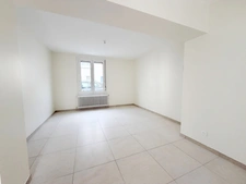 Maison entièrement rénovée - 3 chambres - Jardin plein sud - Saint-Pavin