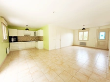 CONNERRÉ – Pavillon de plain-pied 3 chambres avec garage et jardin clos