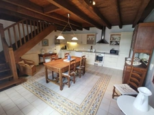 Maison de caractère avec piscine, un bien unique proche de tout ce qui importe