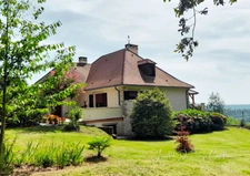Grande maison familiale sur les hauteurs de Beaulieu-sur-Dordogne