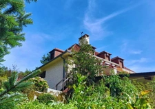 Grande maison familiale sur les hauteurs de Beaulieu-sur-Dordogne