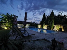 Maison de caractère avec piscine, un bien unique proche de tout ce qui importe