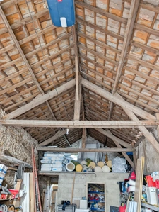 vert le petit Hangar avec parking terrain 374m²