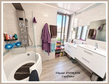 Maison familiale 3 chambres avec cour – Saint-Vrain centre