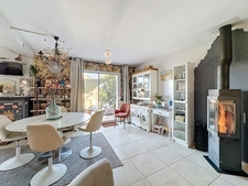 Maison avec garage et jardin - Beauvoisin