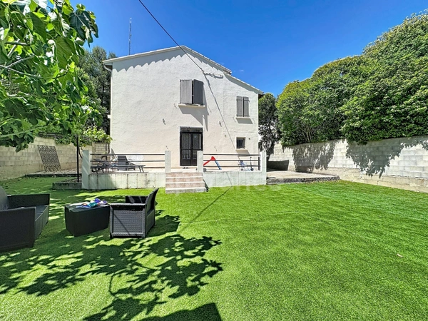 Maison familiale 5 pièces - Nîmes