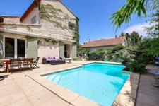Maison familiale avec piscine - NIMES (30)