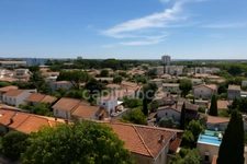 Clarté, calme et confort pour ce T3 traversant avec jolie vue dégagée (30)