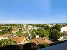 Clarté, calme et confort pour ce T3 traversant avec jolie vue dégagée (30)